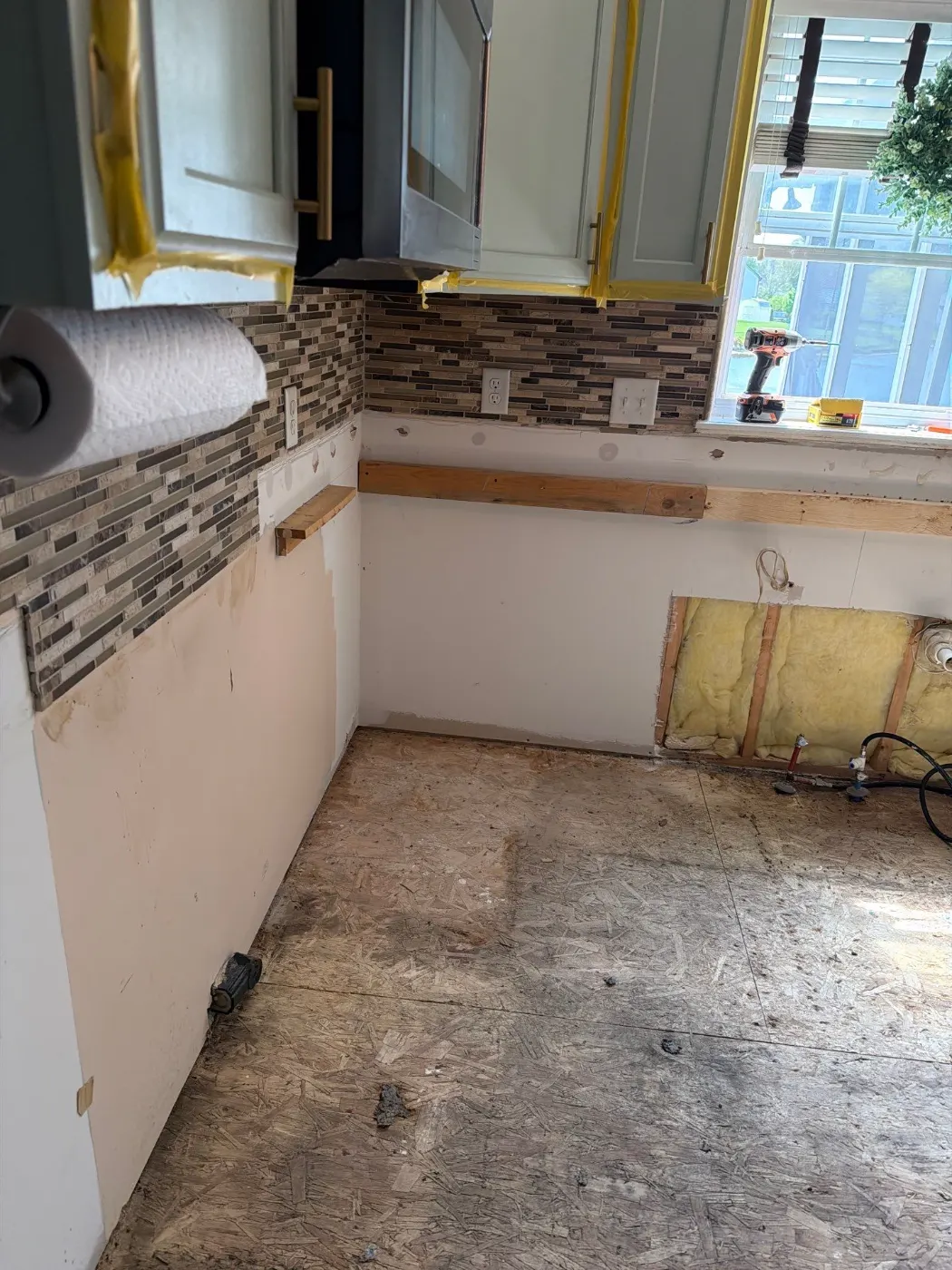 Containment setup for mold remediation in Viking Meadows home